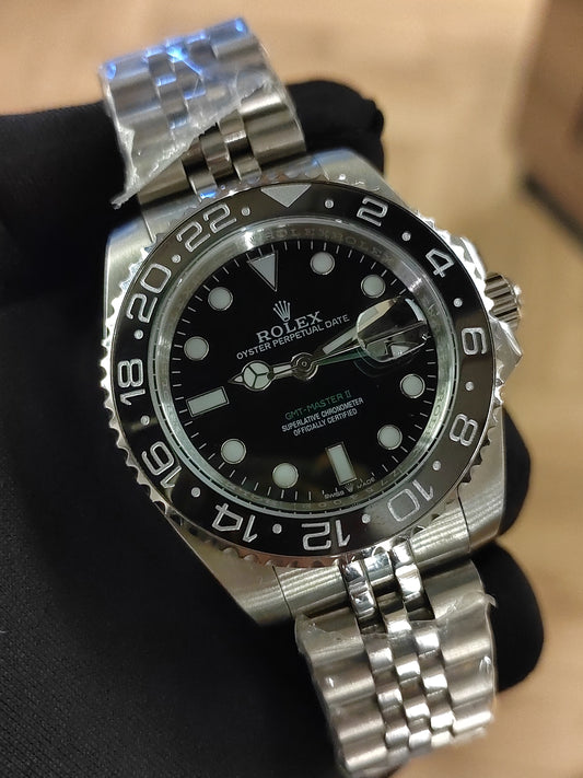 ساعة  جي ام تي ماستر