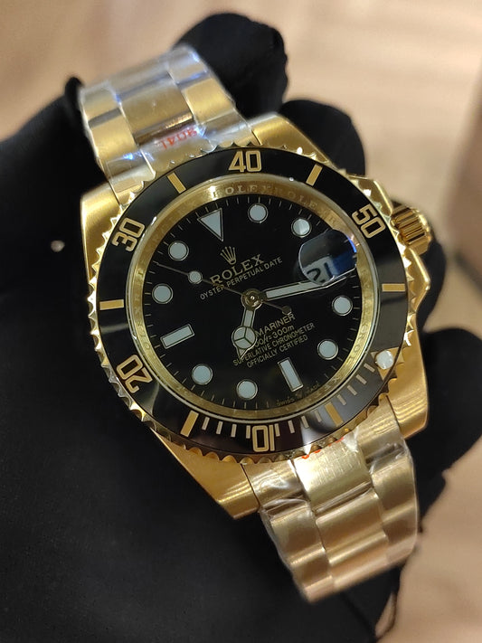 ساعة  سبمارين - ذهبي