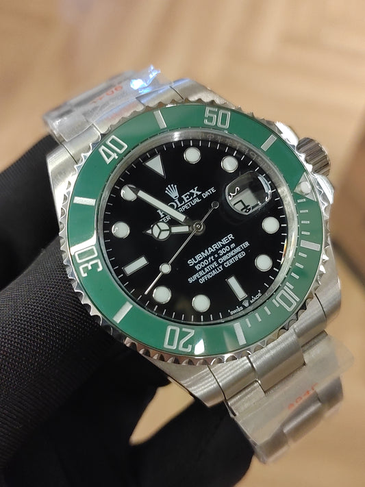 ساعة  سبمارين - ستاربكس