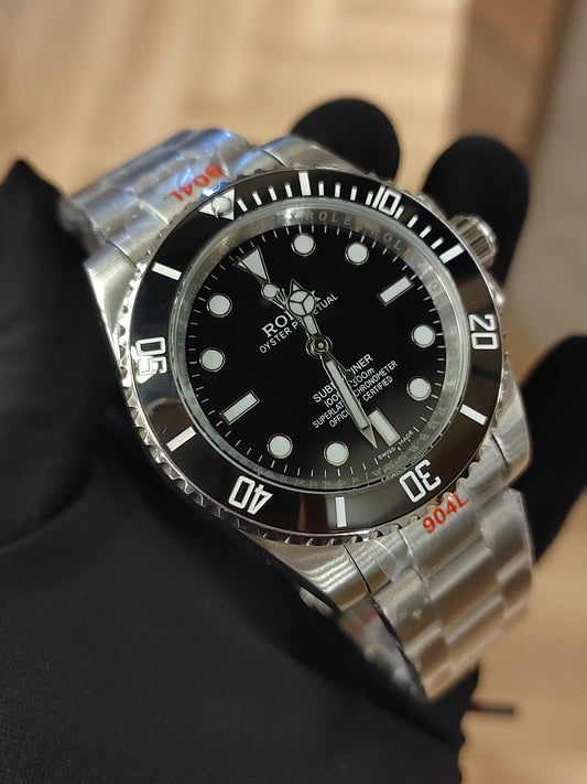 ساعة سبمارين - فضي مينا سوداء