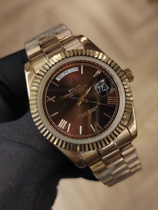 ساعة  داي ديت - شوكلت